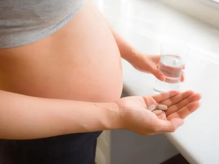مصرف مواد مخدر در بارداری